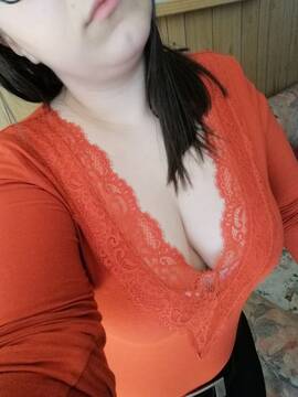 Public Photo of Hotcurvygirl