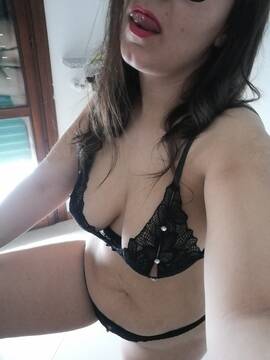 Public Photo of Hotcurvygirl